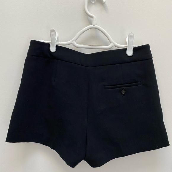 EUC Wilfred Exergue Shorts - Picture 2 of 4